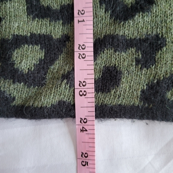 ☀️Harper and Liv Green Mixed Animal Print Sweater - Picture 9 of 10